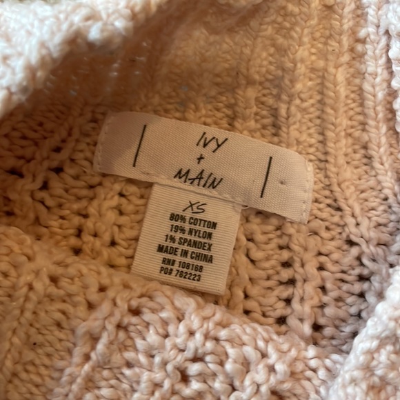Ivy and Main sweater - Picture 2 of 2